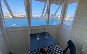 Valletta Seafront Apartment